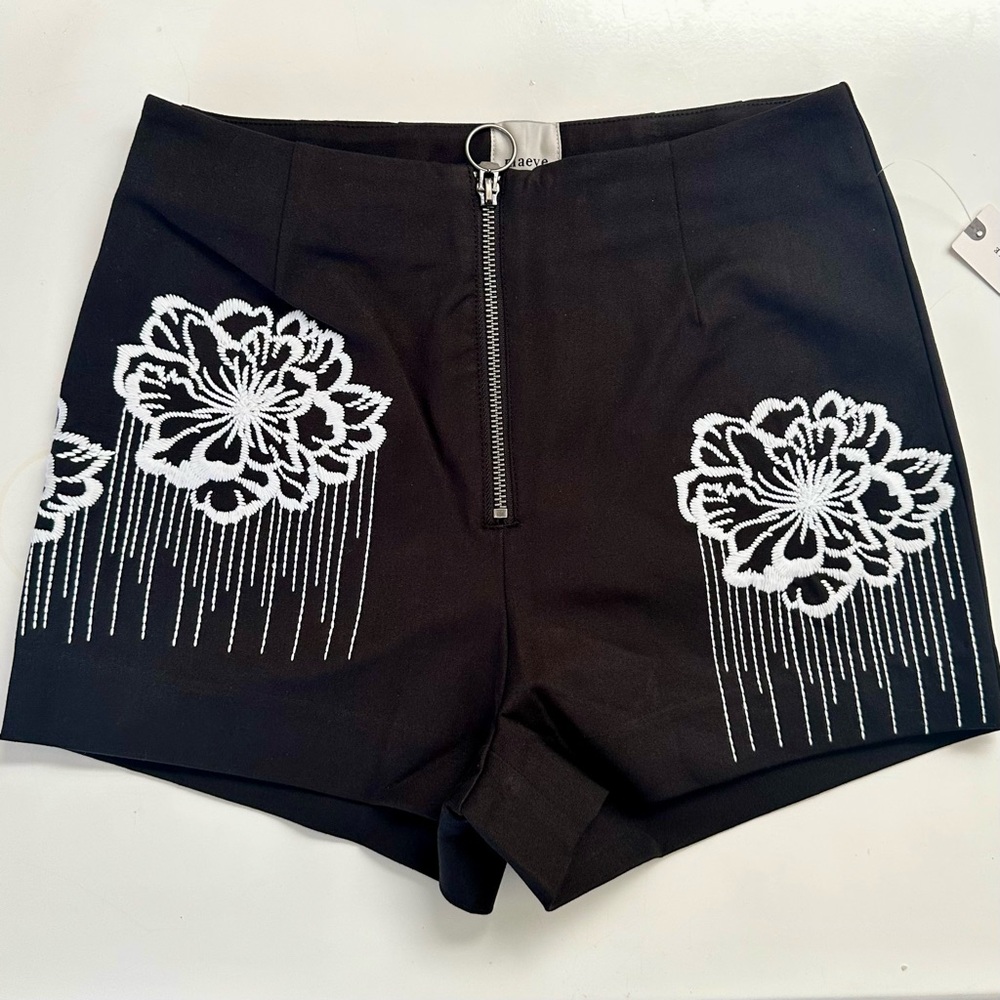Maeve Embroidered Micro Shorts - Size 2 (US) - Picture 5 of 11
